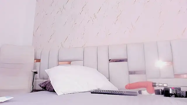 Snapshot of Daliana_Beck chatting on 02-14-26, 12:05 Daliana Beck online show from 02-14-26, 12:05