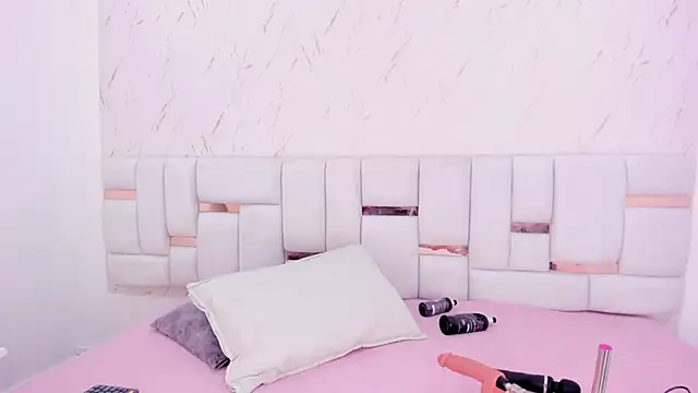 Snapshot of Daliana_Beck chatting on 02-21-26, 12:18 Daliana Beck online show from 02-21-26, 12:18