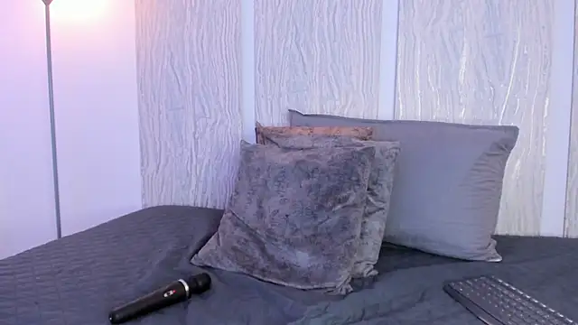 Snapshot of EmmaCollemann chatting on 02-13-25, 06:26 EmmaCollemann online show from 02-13-25, 06:26