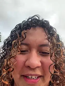 Kenia tompson01 online show from 11-28-25, 08:53