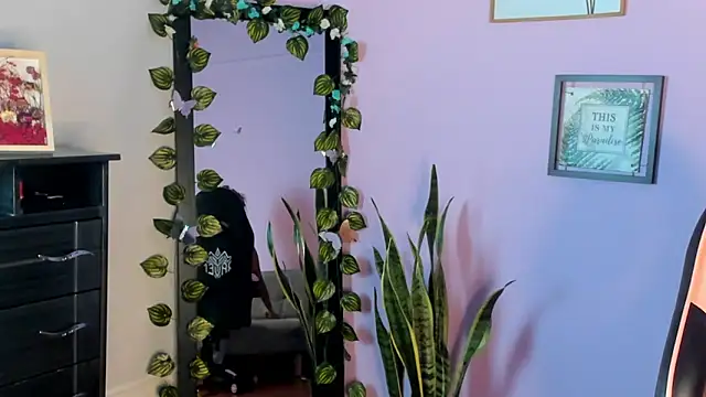 Kenia tompson01 online show from 01-05-26, 06:11