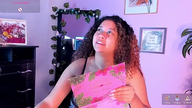 Kenia tompson01 online show from 12-18-25, 11:41