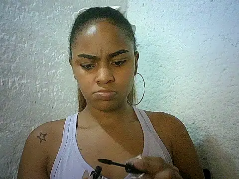 Snapshot of Bellabeltrann chatting on 02-18-26, 01:40 Bellabeltrann online show from 02-18-26, 01:40