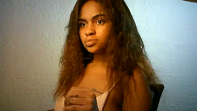 Snapshot of Bellabeltrann chatting on 02-05-25, 10:19 Bellabeltrann online show from 02-05-25, 10:19