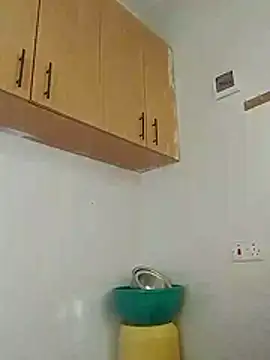 LOVELY-2BERRY online show from 11-01-25, 05:36