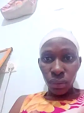 LOVELY-2BERRY online show from 10-26-25, 04:29