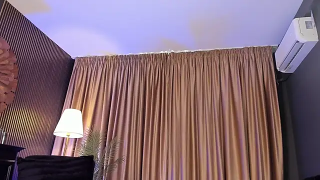 LovingBlondie online show from 06-29-26, 10:15
