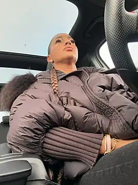 LovingBlondie online show from 02-12-26, 06:13