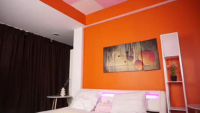 LovingBlondie online show from 11-23-25, 04:11