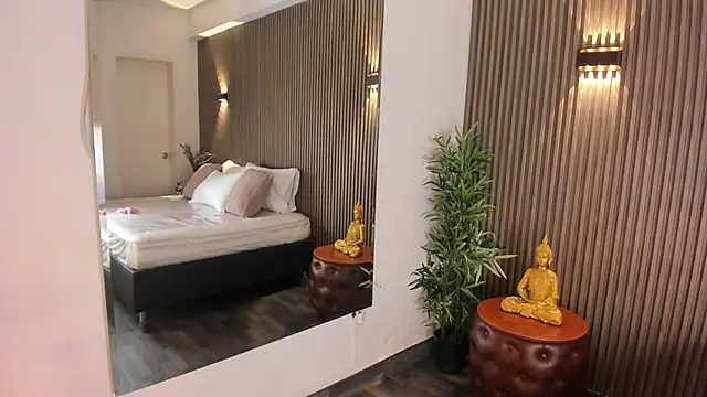 Snapshot of AliceHanz chatting on 01-11-26, 11:11 AliceHanz online show from 01-11-26, 11:11