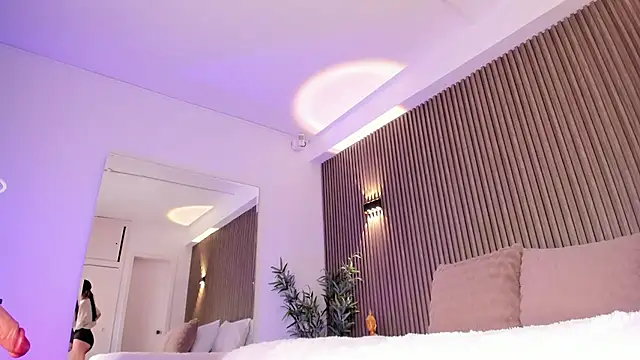 Snapshot of AliceHanz chatting on 09-30-25, 04:18 AliceHanz online show from 09-30-25, 04:18