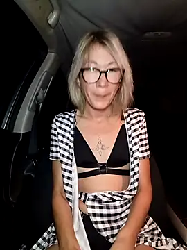 Timide girl2 online show from 10-21-25, 04:23