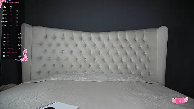 Snapshot of nichole_bree_ chatting on 03-06-25, 11:36 nichole bree  online show from 03-06-25, 11:36