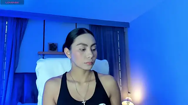 Snapshot of nichole_bree_ chatting on 02-20-25, 12:04 nichole bree  online show from 02-20-25, 12:04