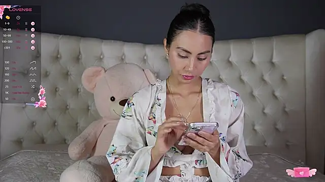 Snapshot of nichole_bree_ chatting on 02-26-25, 11:41 nichole bree  online show from 02-26-25, 11:41