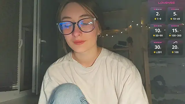 Snapshot of monlight__dana chatting on 10-29-25, 05:45 monlight  dana online show from 10-29-25, 05:45