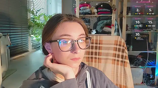 Snapshot of monlight__dana chatting on 03-18-25, 01:23 monlight  dana online show from 03-18-25, 01:23