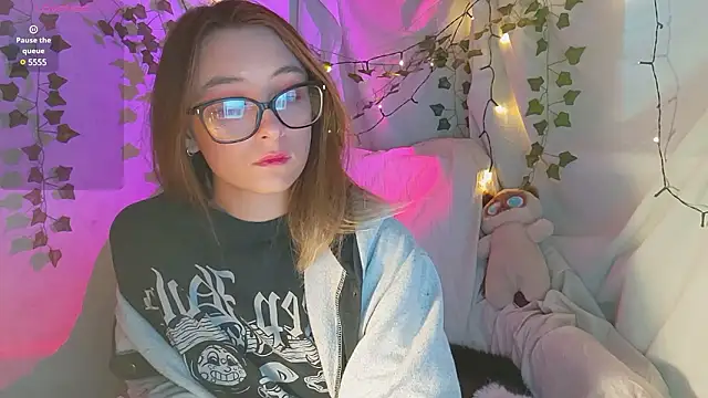 Snapshot of monlight__dana chatting on 12-04-24, 12:19 monlight  dana online show from 12-04-24, 12:19