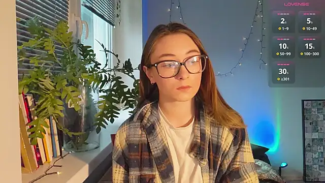 Snapshot of monlight__dana chatting on 01-18-25, 12:15 monlight  dana online show from 01-18-25, 12:15