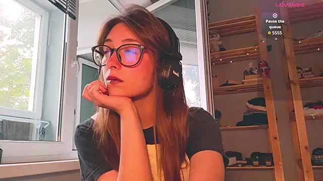 monlight  dana online show from 08-07-26, 02:56