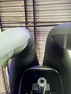 Berry Bans online show from 11-20-25, 05:24