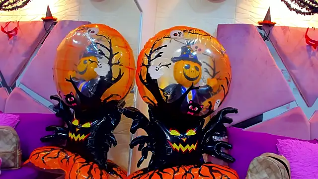 Charlotte Ice1 online show from 10-18-25, 05:15