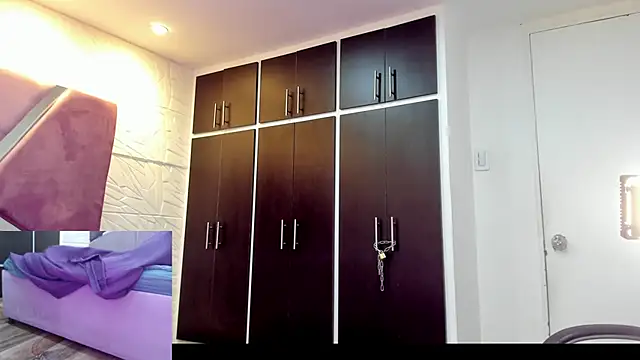 Charlotte Ice1 online show from 09-29-25, 03:50