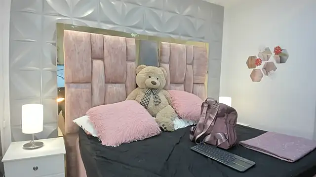 Charlotte Ice1 online show from 03-16-26, 03:48