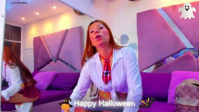 Charlotte Ice1 online show from 10-31-25, 04:25