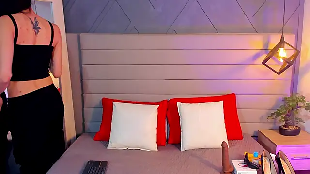 LadyLuminary online show from 10-31-25, 07:54