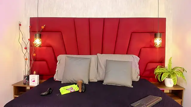 LadyLuminary online show from 12-04-25, 08:19