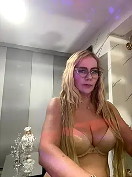 LARIANA RIVERA23 online show from 11-29-25, 05:51