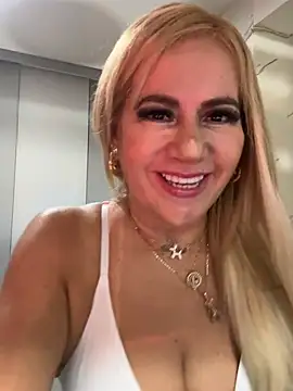 Snapshot of LARIANA_RIVERA23 chatting on 06-30-26, 08:47 LARIANA RIVERA23 online show from 06-30-26, 08:47