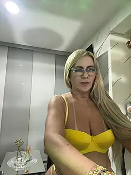 LARIANA RIVERA23 online show from 05-11-26, 08:27