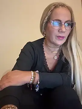 Snapshot of LARIANA_RIVERA23 chatting on 07-13-26, 08:13 LARIANA RIVERA23 online show from 07-13-26, 08:13