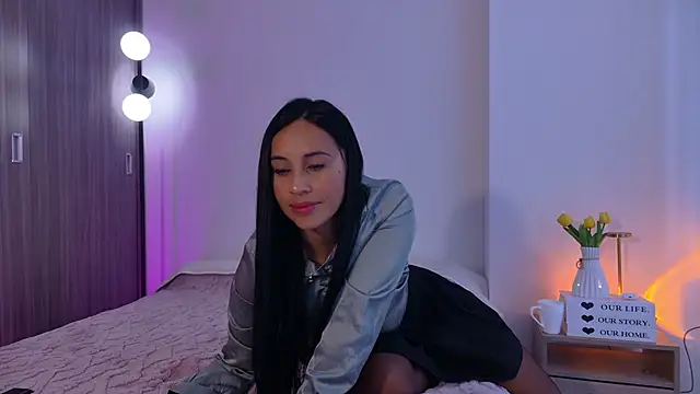 Miarouss3 online show from 10-22-25, 02:05