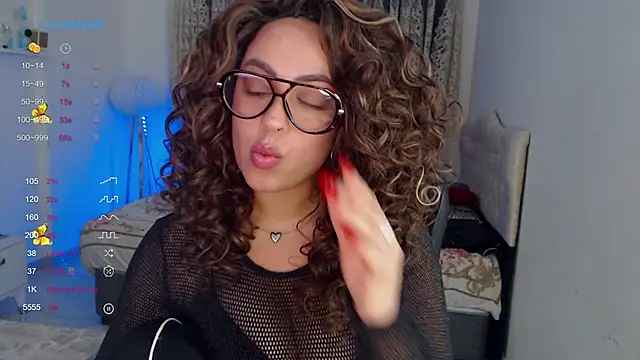 Snapshot of _Just_a_queen_3 chatting on 02-02-26, 09:30 Just a queen 3 online show from 02-02-26, 09:30