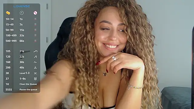 Snapshot of _Just_a_queen_3 chatting on 02-22-26, 11:23 Just a queen 3 online show from 02-22-26, 11:23