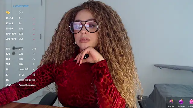 Snapshot of _Just_a_queen_3 chatting on 02-27-26, 09:09 Just a queen 3 online show from 02-27-26, 09:09