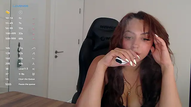  Just a queen 3 online show from 05-17-26, 10:37
