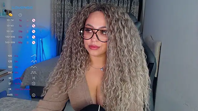 Snapshot of _Just_a_queen_3 chatting on 01-19-26, 08:29 Just a queen 3 online show from 01-19-26, 08:29