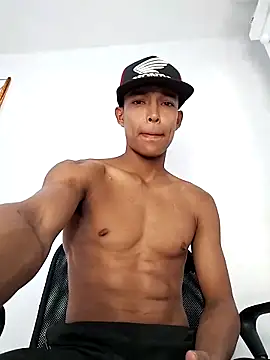 Snapshot of Demiansteven2 chatting on 02-07-26, 04:15 Demiansteven2 online show from 02-07-26, 04:15