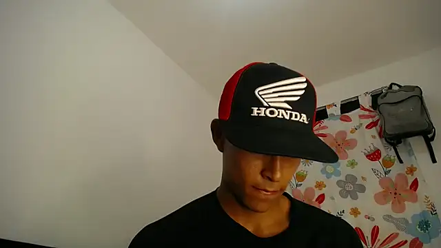 Snapshot of Demiansteven2 chatting on 02-06-26, 03:02 Demiansteven2 online show from 02-06-26, 03:02