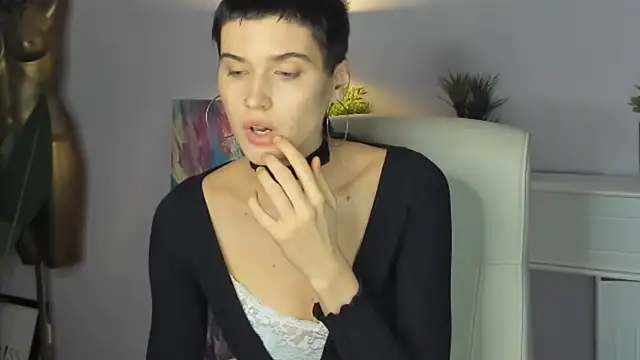 Snapshot of sarah_perfect chatting on 10-21-25, 01:32 sarah perfect online show from 10-21-25, 01:32