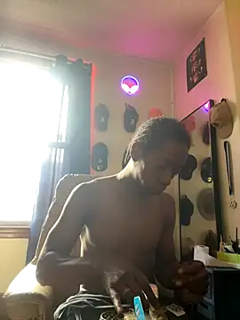 GersonGil1 online show from 10-21-25, 03:11