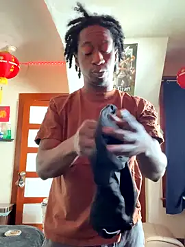 GersonGil1 online show from 09-09-25, 03:32