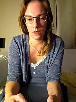 SpiceLea online show from 10-12-25, 07:37