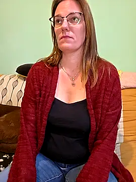 SpiceLea online show from 12-04-25, 01:43