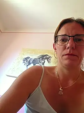 SpiceLea online show from 06-25-26, 04:01