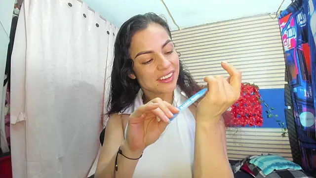 Snapshot of rosse_2504 chatting on 07-13-26, 12:15 rosse 2504 online show from 07-13-26, 12:15